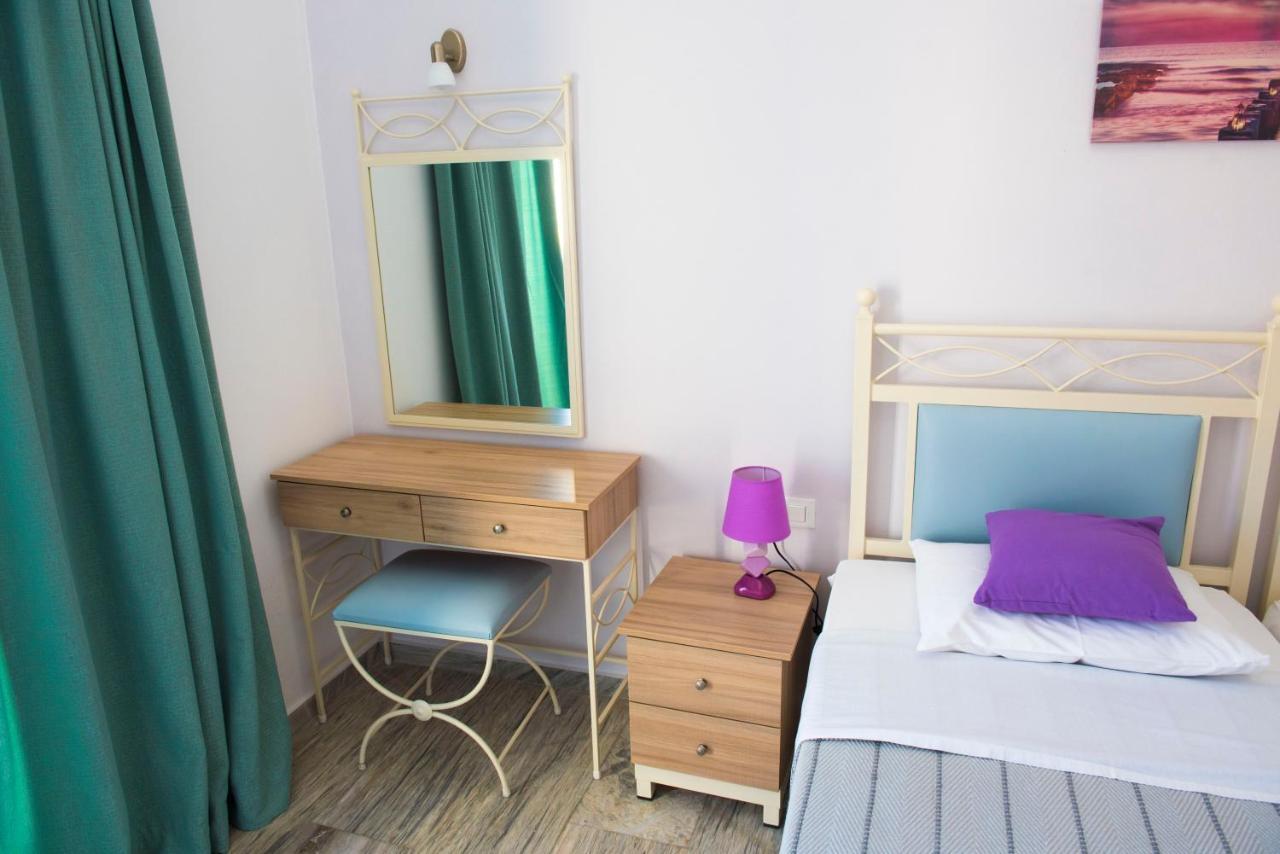 Ino Hotel Kamari  Ngoại thất bức ảnh